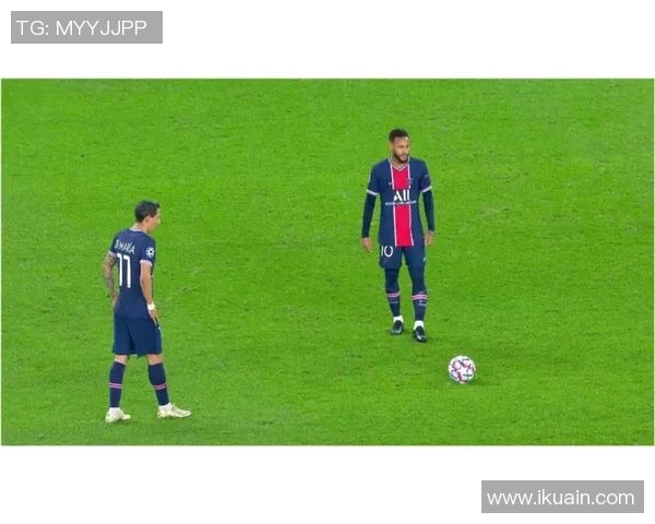 足球球星美式男孩：从球场到人生舞台的热血成长故事